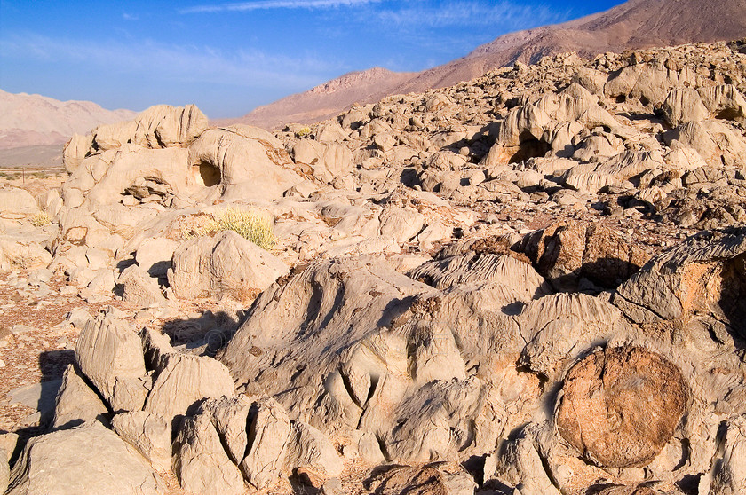 Desert (4) 
 Keywords: Nizwa, dessert, Scenery, Cliffs, Sky