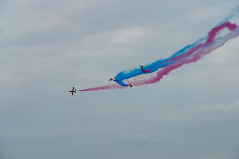 Red Arrows 0210 
 Red Arrows in action - heavy smoke trails 
 Keywords: Red Arrows, Farnborough airshow, July 2010