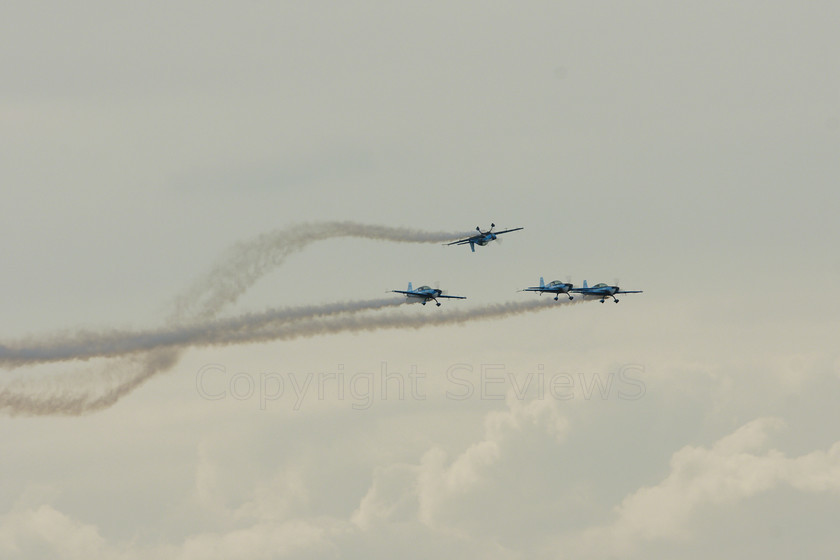 The Blades 02591 
 The Blades in action 
 Keywords: The Blades, Farnborough airshow, July 2010