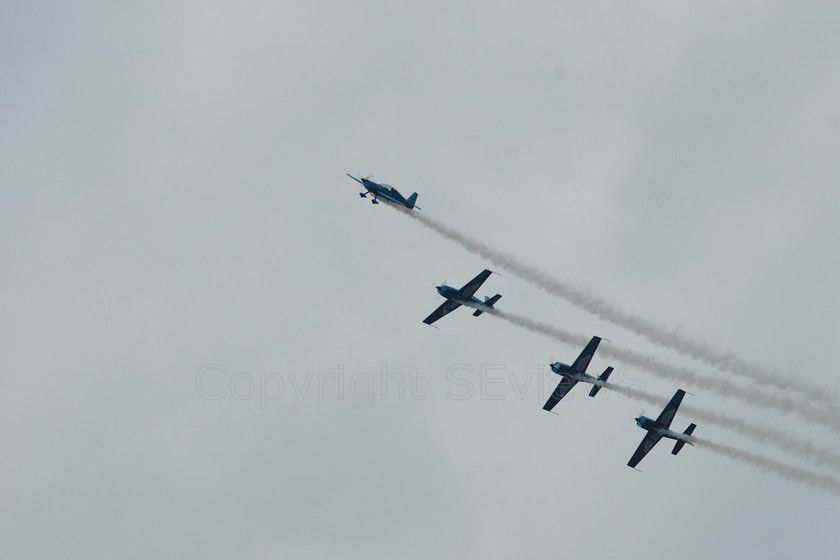 The Blades 02583 
 The Blades in action 
 Keywords: The Blades, Farnborough airshow, July 2010