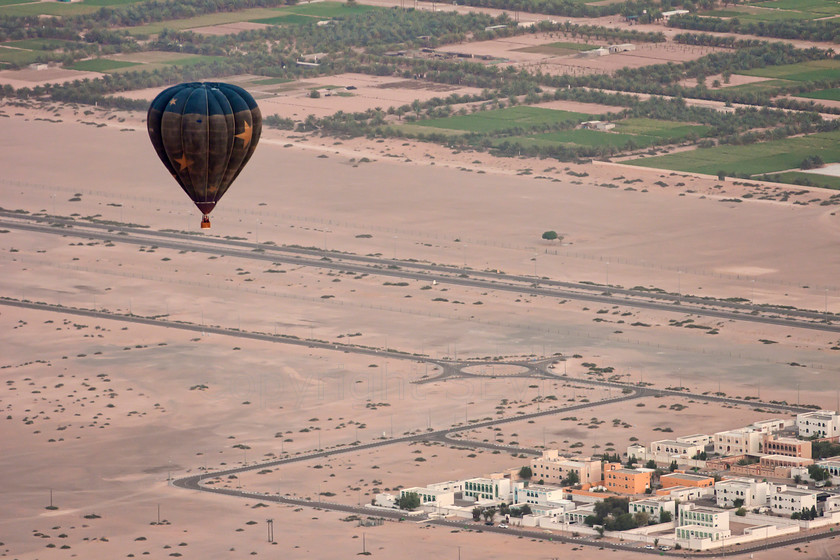 Al Ain balloon01024 
 Balloon over dunes and desert around Al Ain, UAE 
 Keywords: Balloon, Al Ain, desert, dunes, UAE