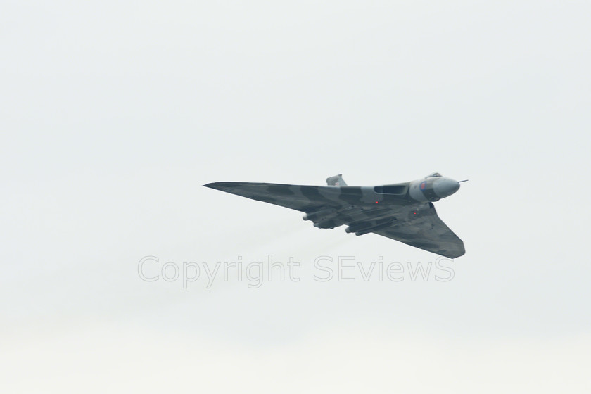 Avro Vulcan 02667 
 Avro Vulkan 
 Keywords: Avro Vulcan, Farnborough airshow, July 2010