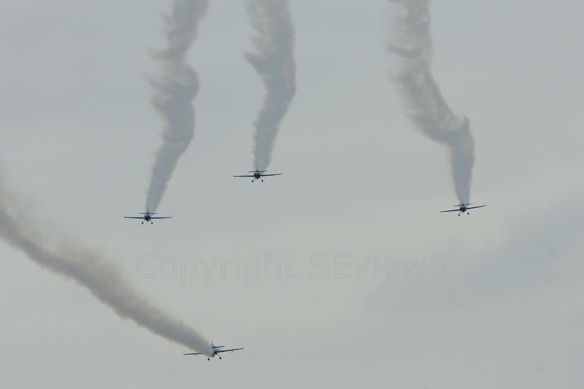 The Blades 02626 
 The Blades in action 
 Keywords: The Blades, Farnborough airshow, July 2010