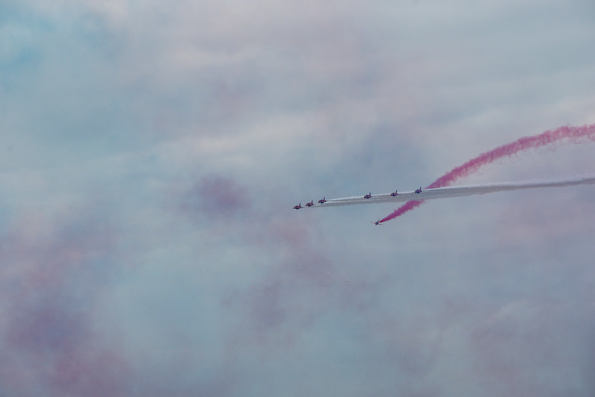 Red Arrows 0167 
 Red Arrows in action - in line with single tunnelling around group 
 Keywords: Red Arrows, Farnborough airshow, July 2010