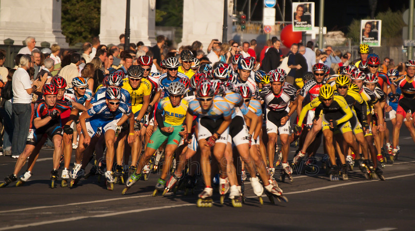 Berlin 33 marathon0033 
 Inline skaters at Berlin 33 Marathon, September 2006 
 Keywords: Berlin 33 Marathon, September 2006, inline skaters, Berlin, Germany, EU