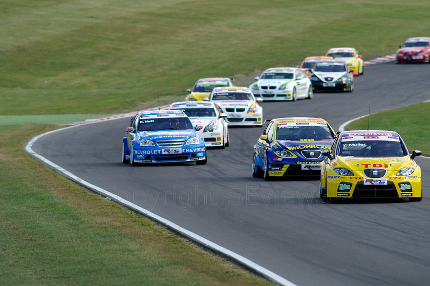 WTCC Brands Hatch0082 
 Action at Brands Hatch WTCC Sept 07 
 Keywords: Cars; action ; Brands Hatch ; WTCC ; Sept 07