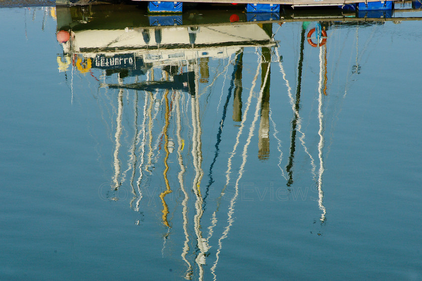 Arun River Reflections3394 
 SONY DSC 
 Keywords: Sea, Seaside, Boat, mast, reflections, River Arun, Littlehamton, West Sussex, Arun Yacht Club