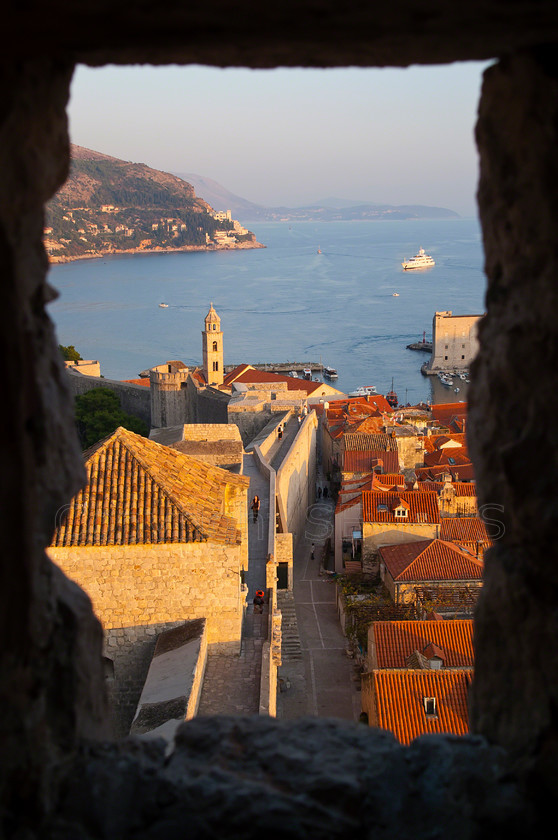 Dubrovnik0007 
 Adriatic sea view, framed by rampart window in Dubrovnik, Croatia 
 Keywords: Adriatic, sea, Dubrovnik, Croatia