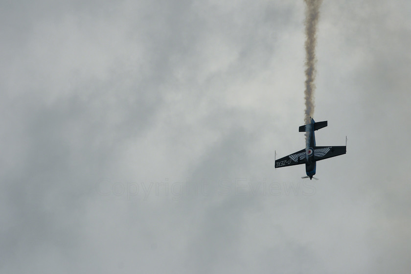 The Blades 02541 
 The Blades in action 
 Keywords: The Blades, Farnborough airshow, July 2010