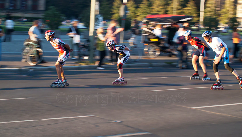 Berlin 33 marathon0129 
 Inline skaters at Berlin 33 Marathon, September 2006 
 Keywords: Berlin 33 Marathon, September 2006, inline skaters, Berlin, Germany, EU