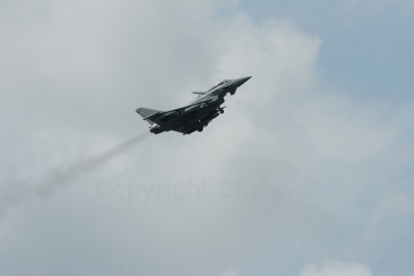 BAE Eurofighter Typhoon 02331 
 BAE Eurofighter Typhoon in flight 
 Keywords: BAE Eurofighter Typhoon, Farnborough airshow, July 2010