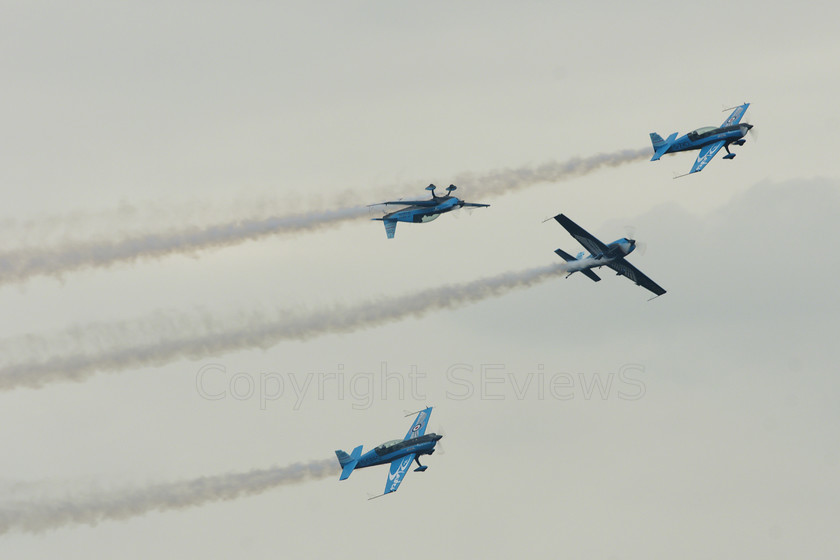 The Blades 02597 
 The Blades in action 
 Keywords: The Blades, Farnborough airshow, July 2010