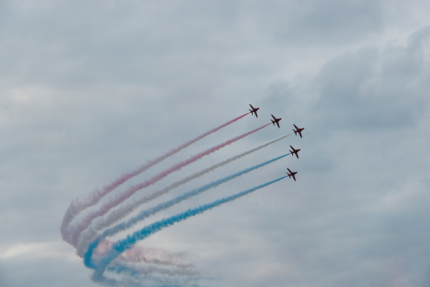 Red Arrows 0188 
 Red Arrows in action - arrow formation 
 Keywords: Red Arrows, Farnborough airshow, July 2010