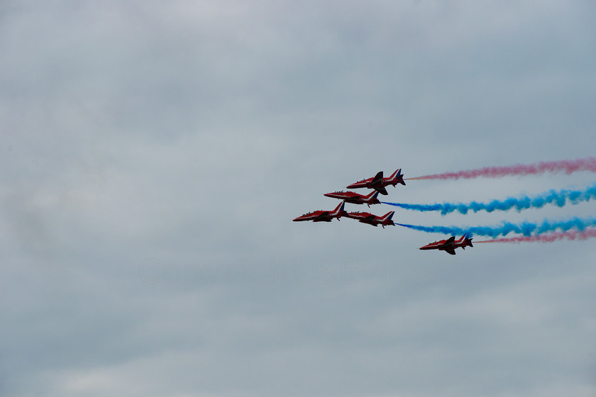 Red Arrows 0203 
 Red Arrows in action - arrow formation 
 Keywords: Red Arrows, Farnborough airshow, July 2010