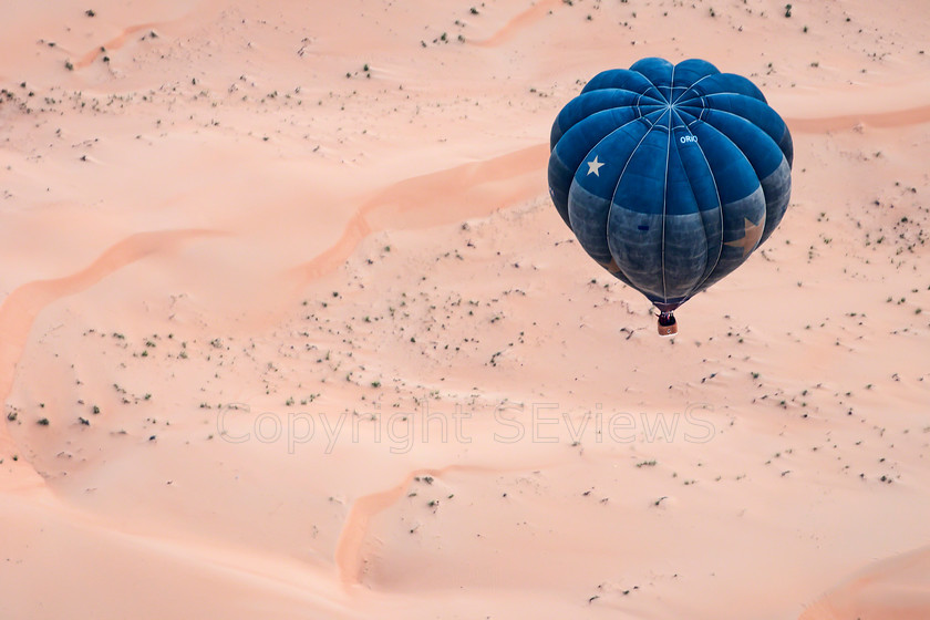 Al Ain balloon00998 
 Balloon over dunes and desert around Al Ain, UAE 
 Keywords: Balloon, Al Ain, desert, dunes, UAE